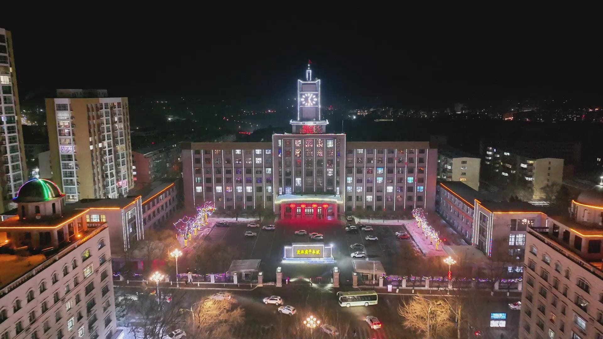 振興礦開展“三十秒盲戴自救器”突擊考核